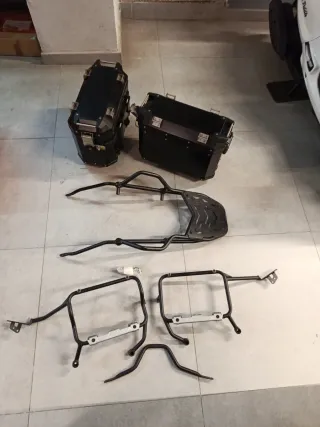 Yamaha Tenere 2023 Maletas y Soporte