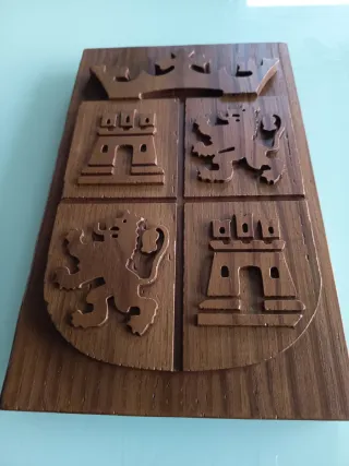 Escudo de Castilla y León madera