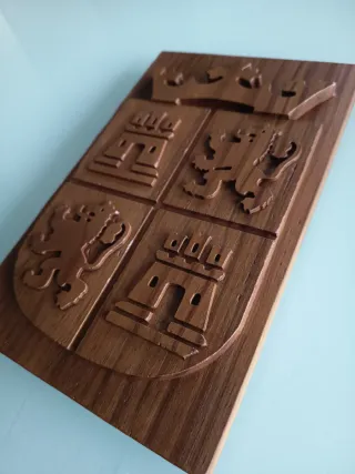 Escudo de Castilla y León madera