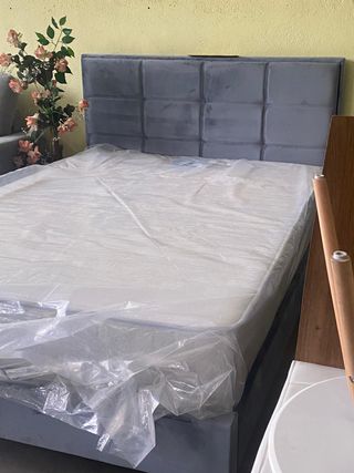 Cama matrimonial 135*190cm NUEVA + cabecero gris