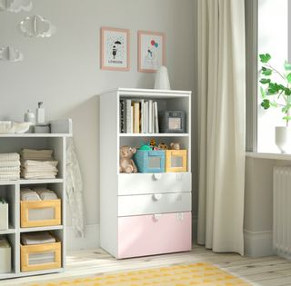 Librería con cajones