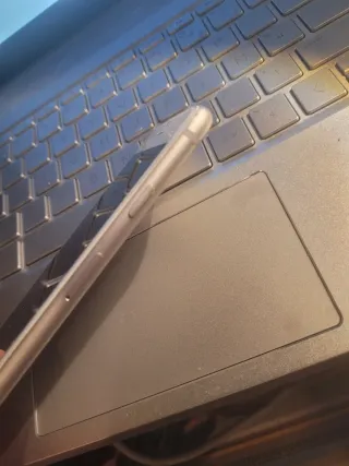 iPhone 8 Blanco (para piezas) No enciende.