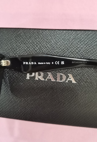 Gafas de sol Prada SPR 19Z negras brillantes