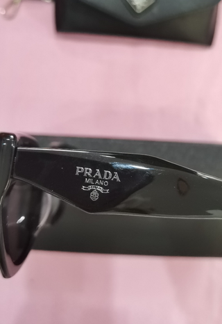 Gafas de sol Prada SPR 19Z negras brillantes