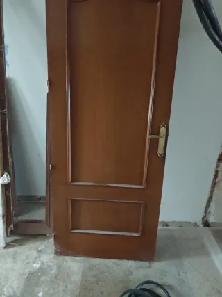 Puerta de madera interior