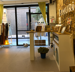 Mueble blanco barra madera