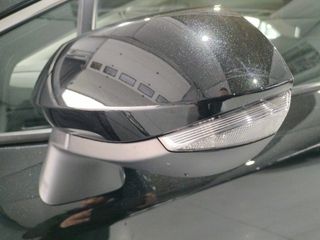 Toyota Corolla Sedán  125H Active Tech