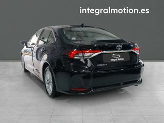 Toyota Corolla Sedán  125H Active Tech