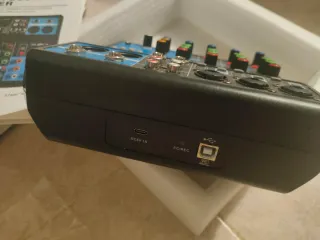 Mesa de Mezclas 5 Canales Profesional