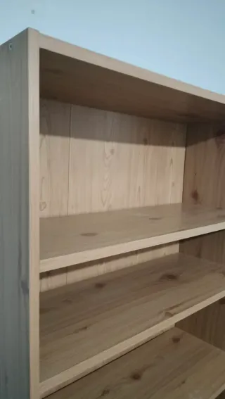Librería madera IKEA