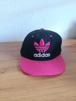 Gorra Adidas Negra y Rosa