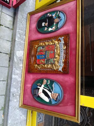 Cuadro Euskalerria Escudo y Figuras