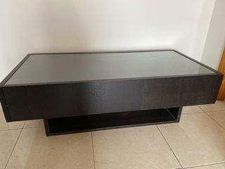 Mesa de centro salón negra y transparente