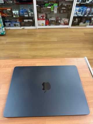 MacBook Air M2 2022 13” 256GB 8GB RAM