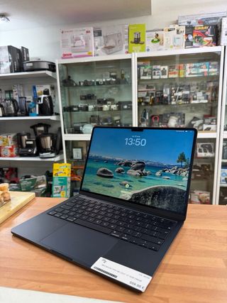 MacBook Air M2 2022 13” 256GB 8GB RAM