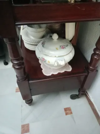 Antigua camarera caoba inglesa