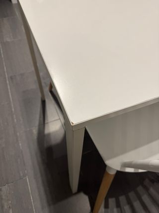 Mesa de comedor blanca