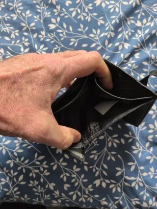 Cartera de hombre negra de cuero