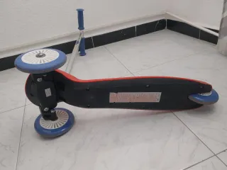 Patinete 3 ruedas Spidey Stamp