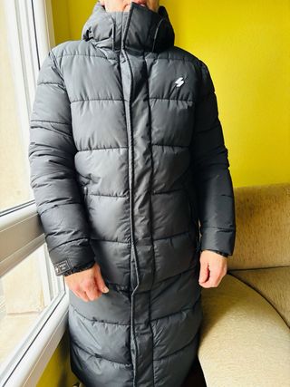 Plumífero largo Superdry caballero negro
