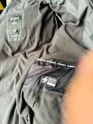 Plumífero largo Superdry caballero negro