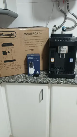 Cafetera DeLonghi Magnifica Evo