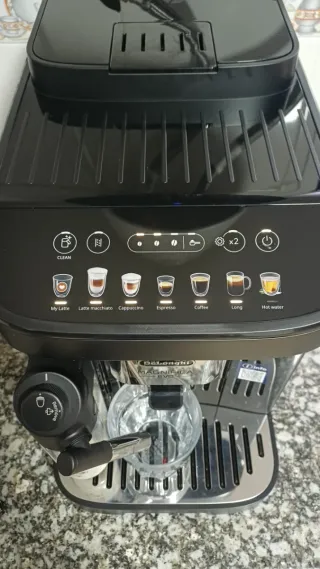 Cafetera DeLonghi Magnifica Evo