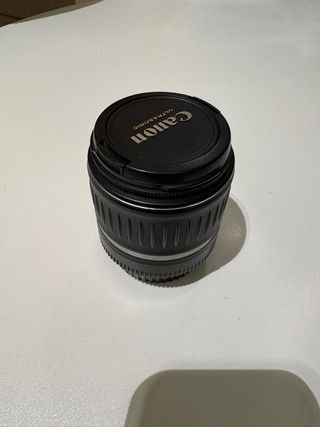 Objetivo Canon EF-S 18-55mm f/3.5-5.6 USM