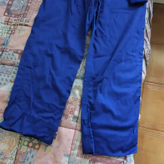 Mono de trabajo azul