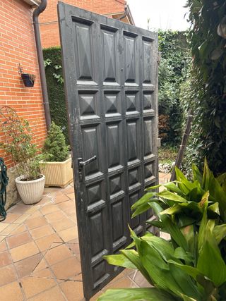 Puerta exterior forja y latón