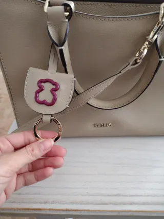 Bolso y cartera Tous piel beige y dorada