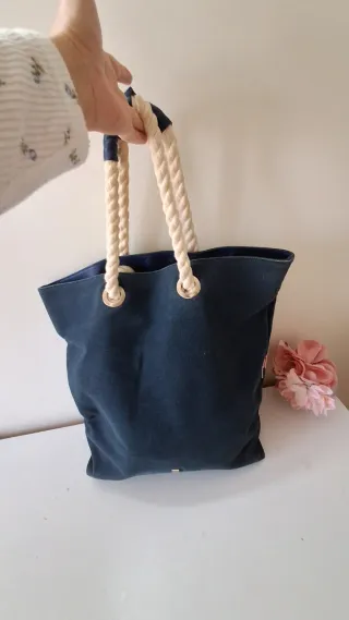 Bolso Purificación García azul y rojo y blanco