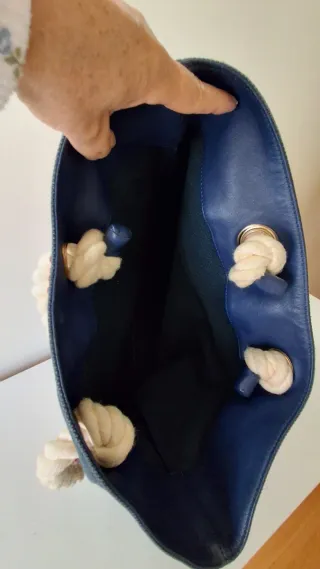 Bolso Purificación García azul y rojo y blanco