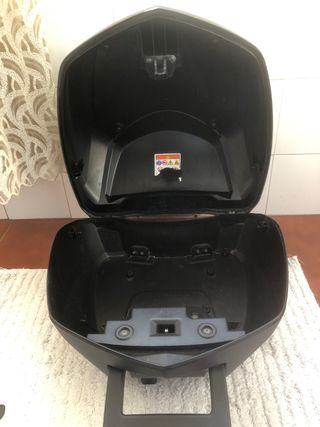 Baúl Honda Negro y Plateado