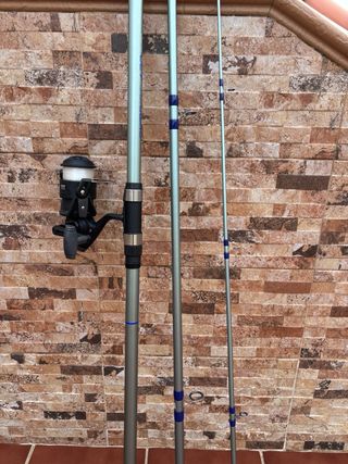 Caña de pescar con carrete