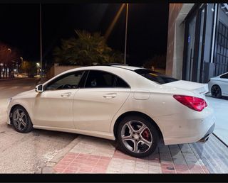 Mercedes-Benz Clase CLA 2015