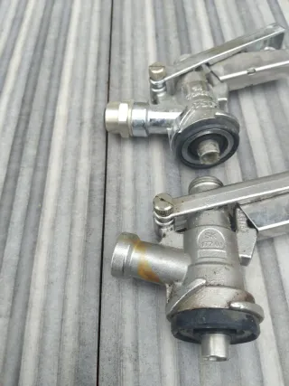 2 cabezales para pinchar barril cerveza