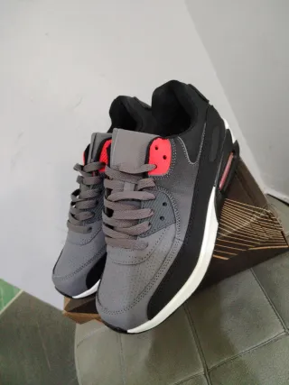 Scarpe da Ginnastica Grigio/Nero Tg 38