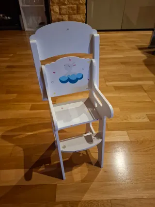 Nenuco con trona de madera