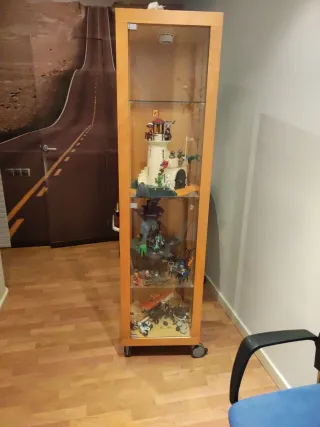 Estantería IKEA con ruedas y Luz