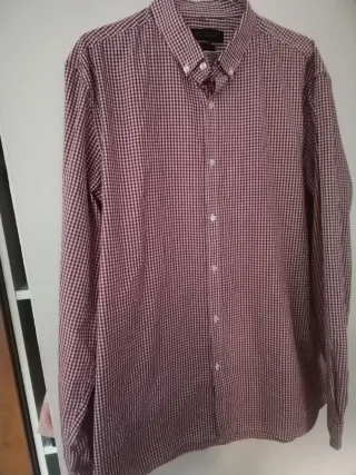 Camisa de cuadros roja y blanca