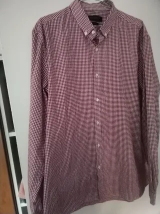 Camisa de cuadros roja y blanca