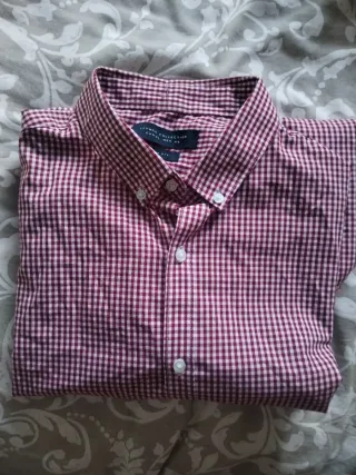 Camisa de cuadros roja y blanca