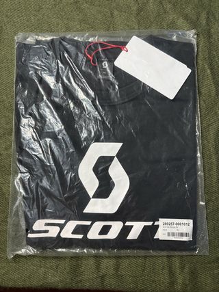Camiseta Scott Negra Tallas: S, L y XL