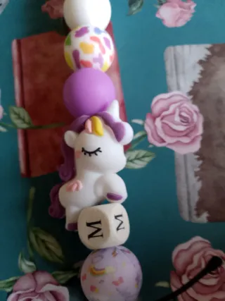 Portachiavi unicorno con perline
