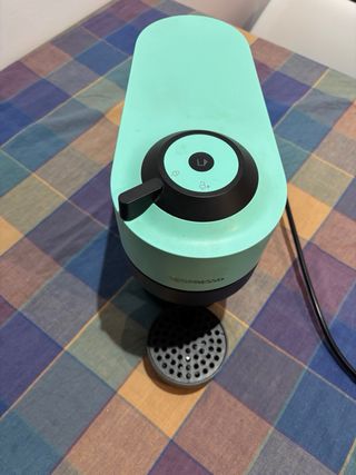 Cafetera Nespresso Vertuo + Descalcificador