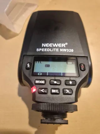 Mini Flash Neewer Speedlite NW320 TTL