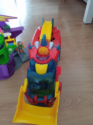 Juguetes de construcción y figuras