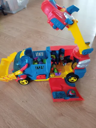 Juguetes de construcción y figuras