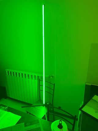 Lámpara LED de pie multicolor